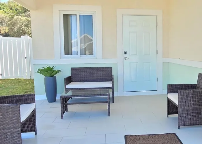 Paradise Oasis - Solar Powered With Starlink Wifi And Pools