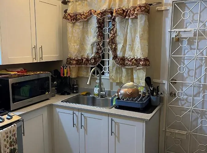 Loveable One-Bedroom House With Air Condition
