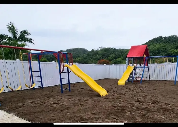 Paradise Oasis - Solar Powered With Starlink Wifi And Pools