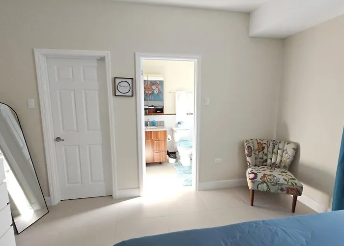 Sunny-Shore Hideaway